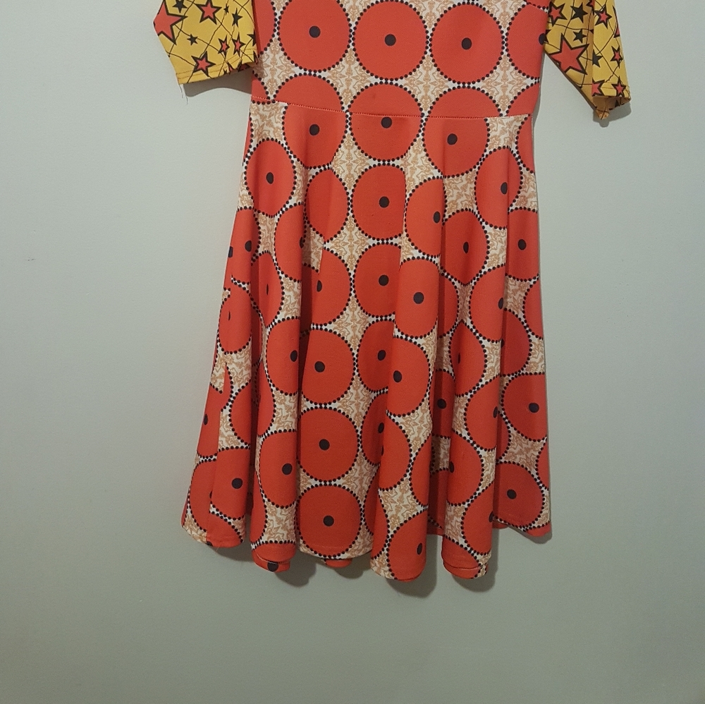 Dresses - Picture 3 of 3